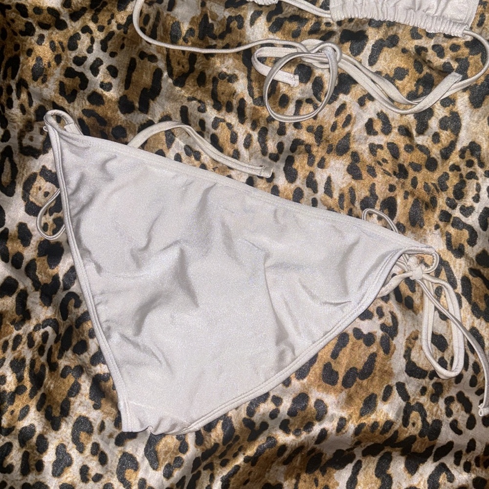 White Bikini Set - Picture 3 of 3